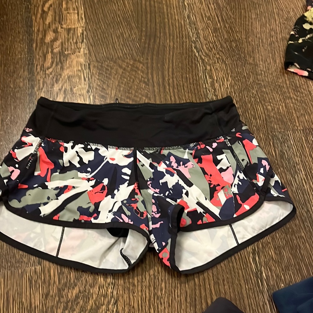 LULULEMON speed up. Size 4. Women’s.
